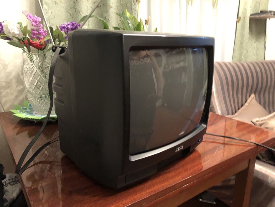 продам телевизор