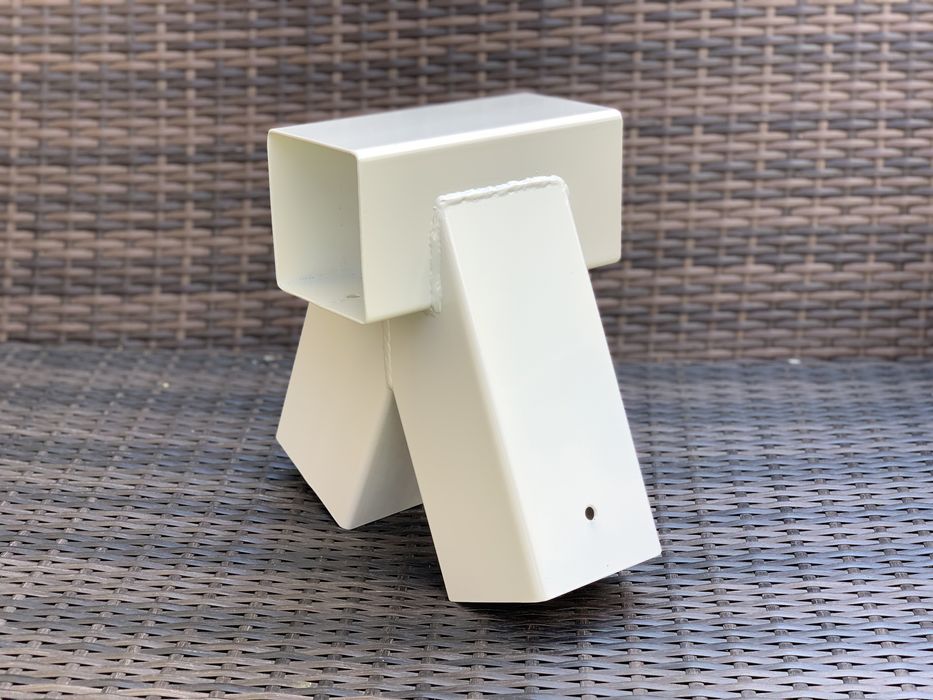 Coltar metalic loc de joaca 10x10cm