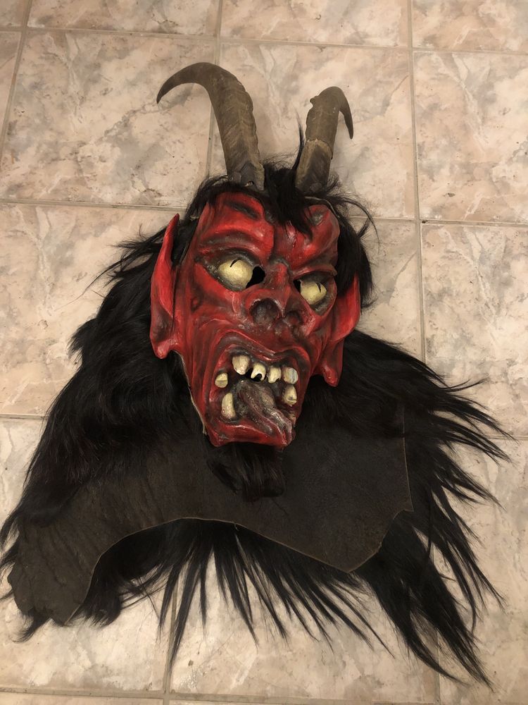 Krampus masca din compozit cu par