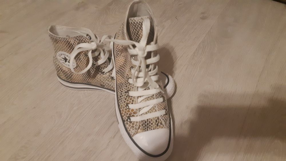 Vand bascheti Converse