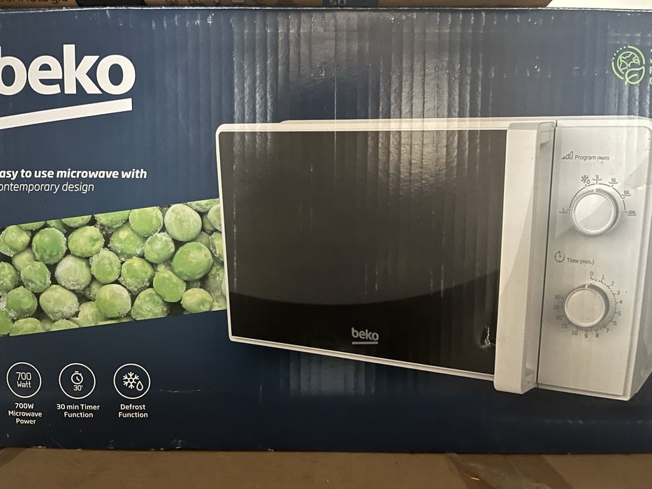 Cuptor cu microunde negru Beko