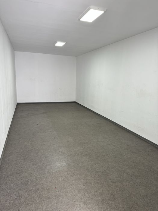 De inchiriat 670mp hala si birouri