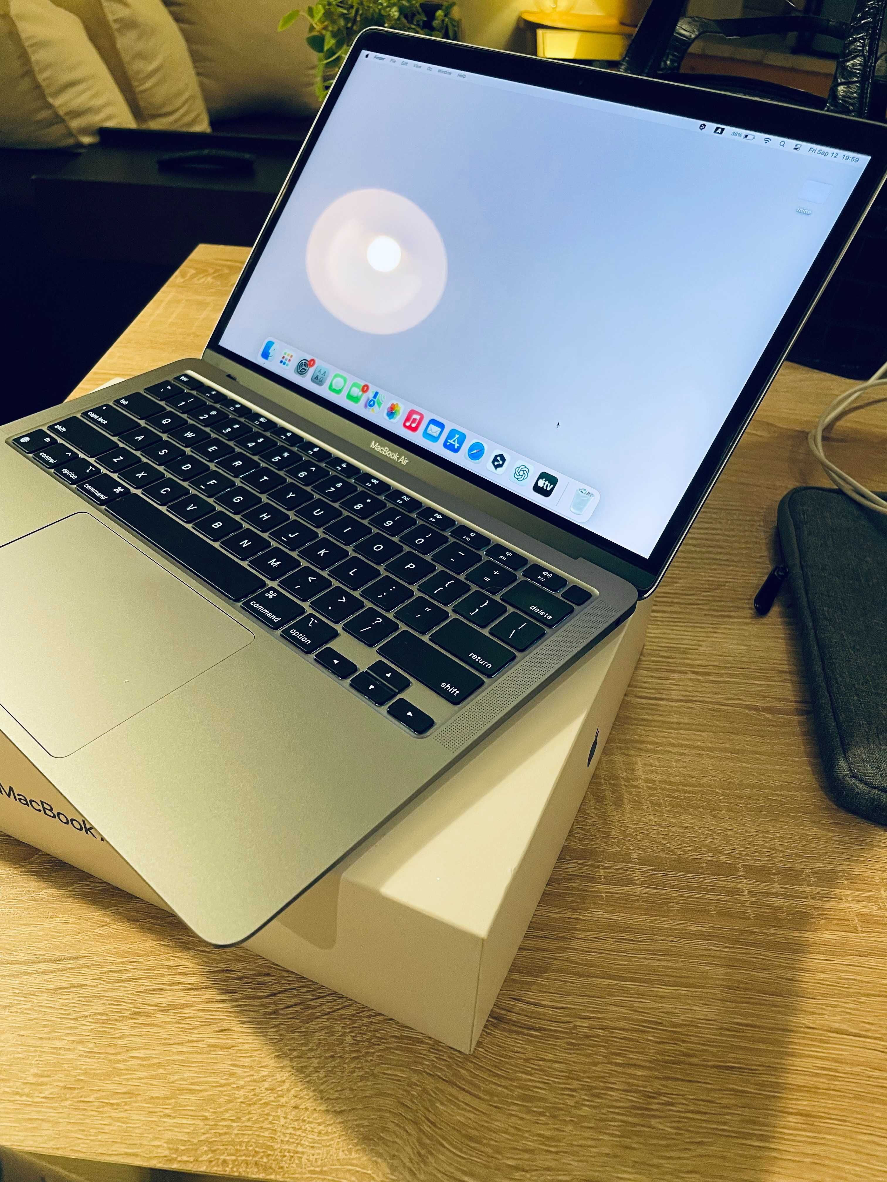 Macbook AIR M1 8GB RAM 512GB SSD