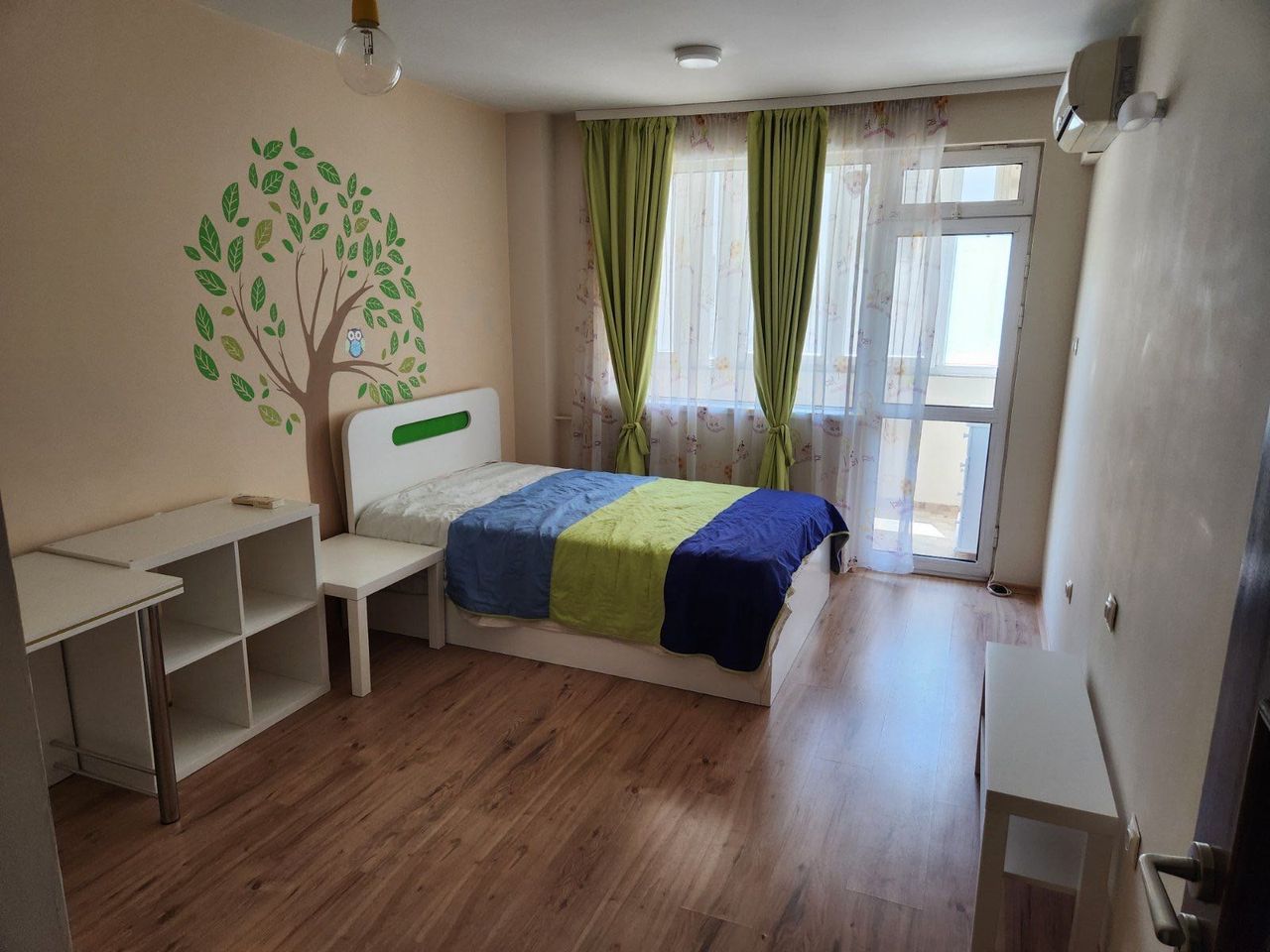 Дава се под наем Тристаен апартамент в Пловдив, Мараша - 120 кв.м за 700 € - Снимка #1