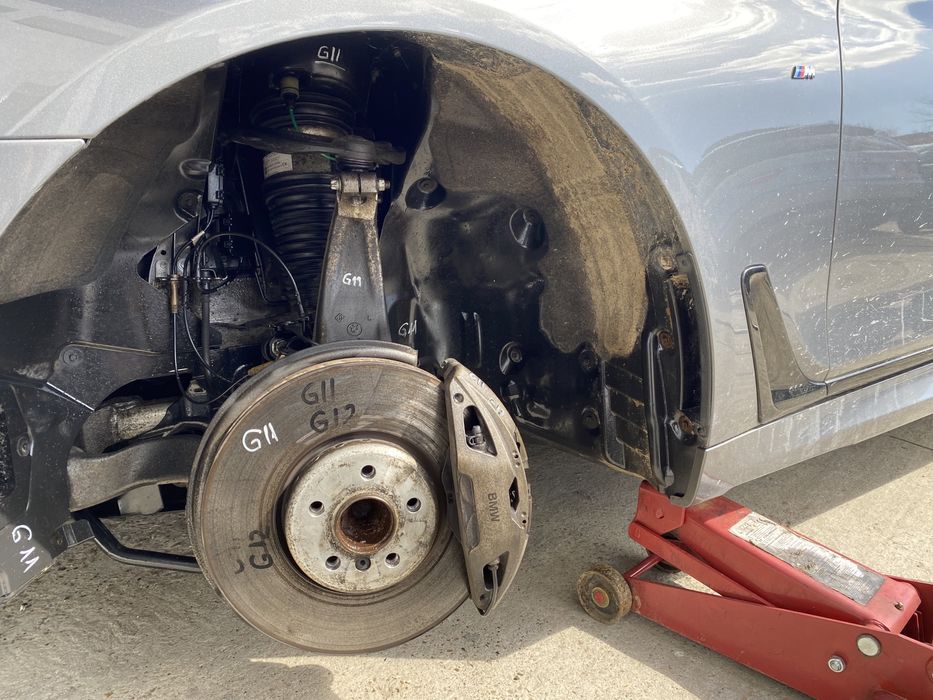 Etrier stânga față BMW seria 7 G11, G12 730 D