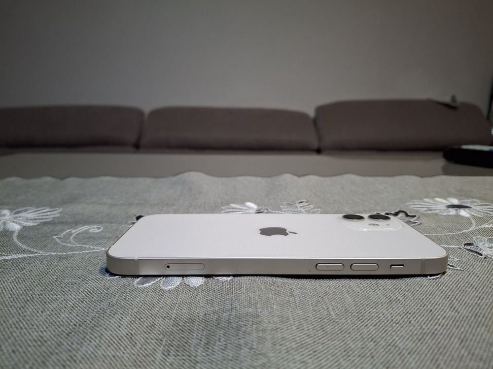 телефон Iphone 12 64gb