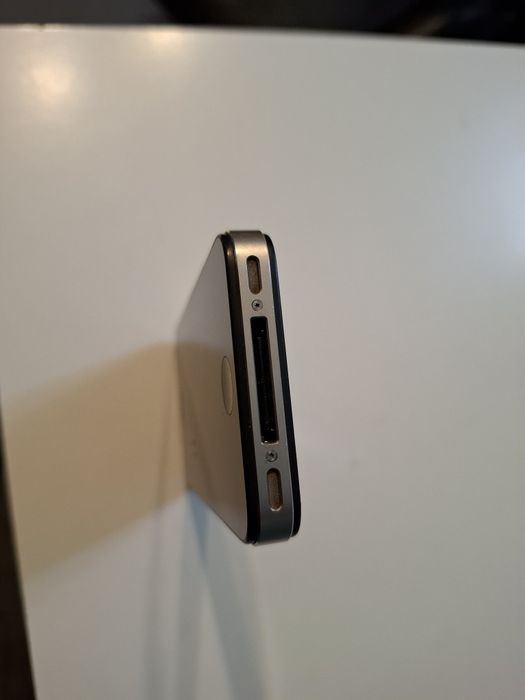 Iphone 4s в перфектно състояние, ОТКЛЮЧЕН Е.
