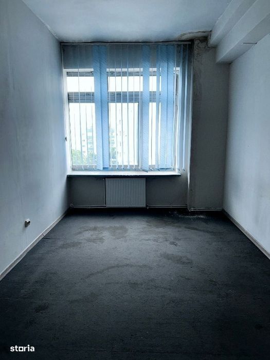 Birou de Închiriat în Craiova - Metal Lemn 33 mp