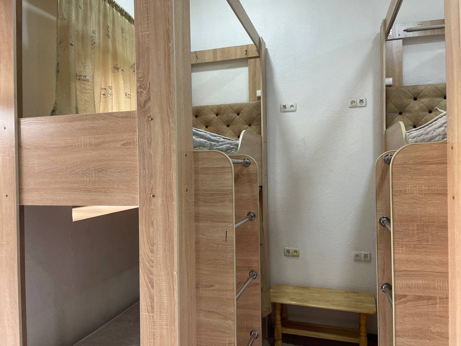 Крават матрасы и шкаф готовый