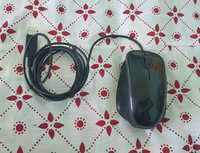 Черна мишка с кабел