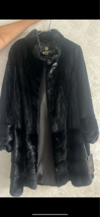 Продам женскую норковую шубу