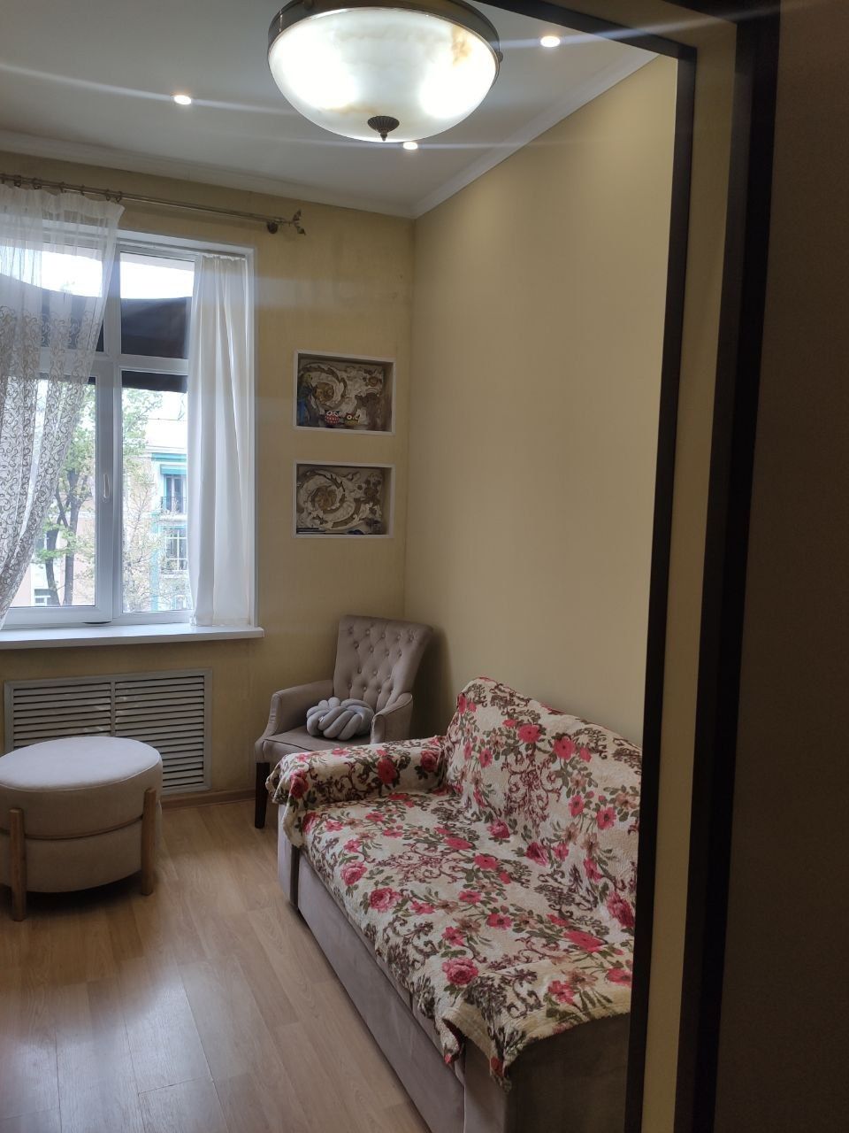 Срочно продаётся Высокопотолочка. Балкон 2*7