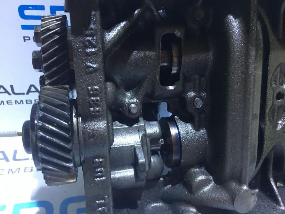 Pompa Ulei cu Balansoare Audi A3 8P 2.0TDI CBAA CBAB CBBB CFFA 2003-2012 Cod 03L103537 03L103535