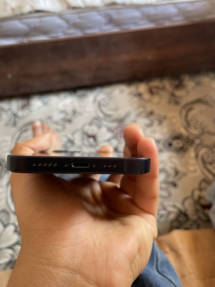Iphone 12 Rangi qora