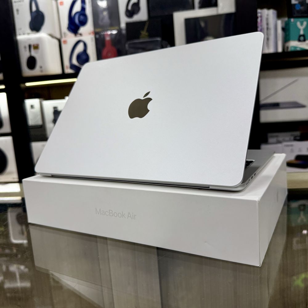 Macbook Air 13.6" M2 8/256 Silver