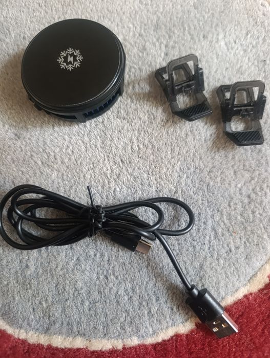 Работи перфектно. Става за секи телефон