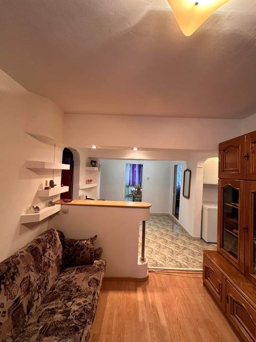 Inchiriez apartament