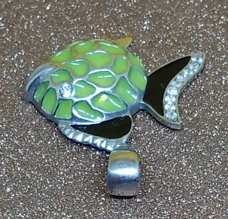 Pandantiv peștișor emailat din argint 925 cu zirconii