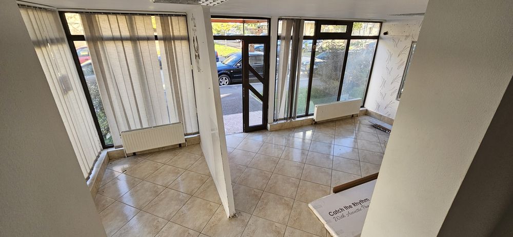 Apartament, spațiu comercial, extindere