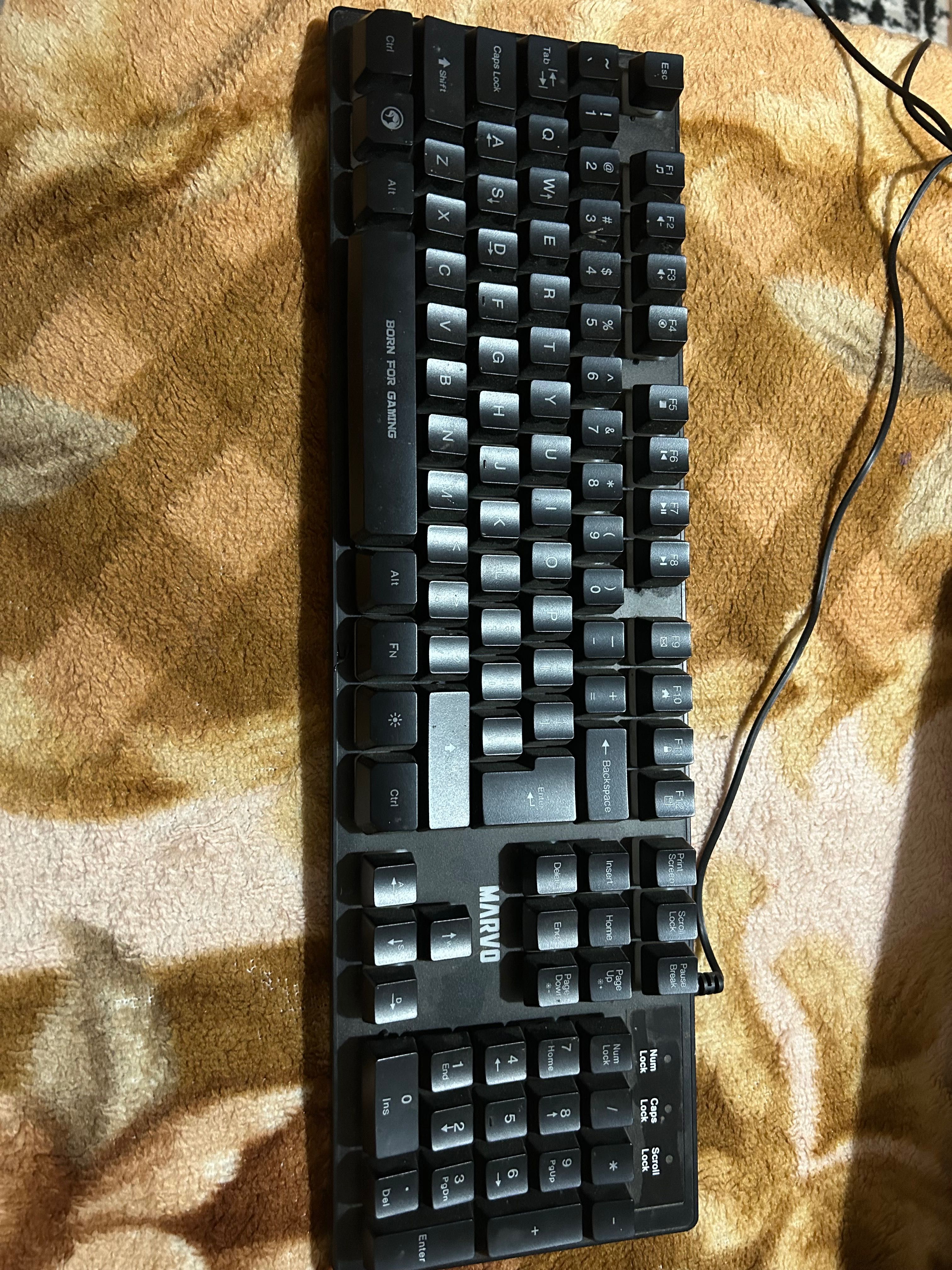 Vând laptop acer +tastatura și mouse