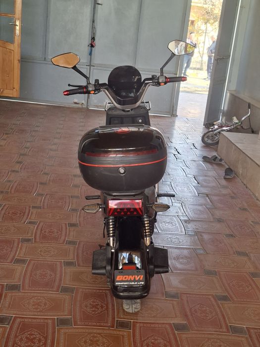 BONVI scoter SCE 004