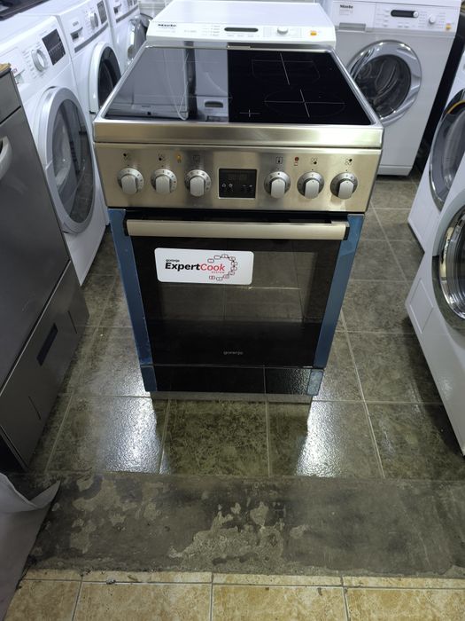 Свободностояща печка Gorenje E54V3-E7  с керамичен плот  чисто нова .