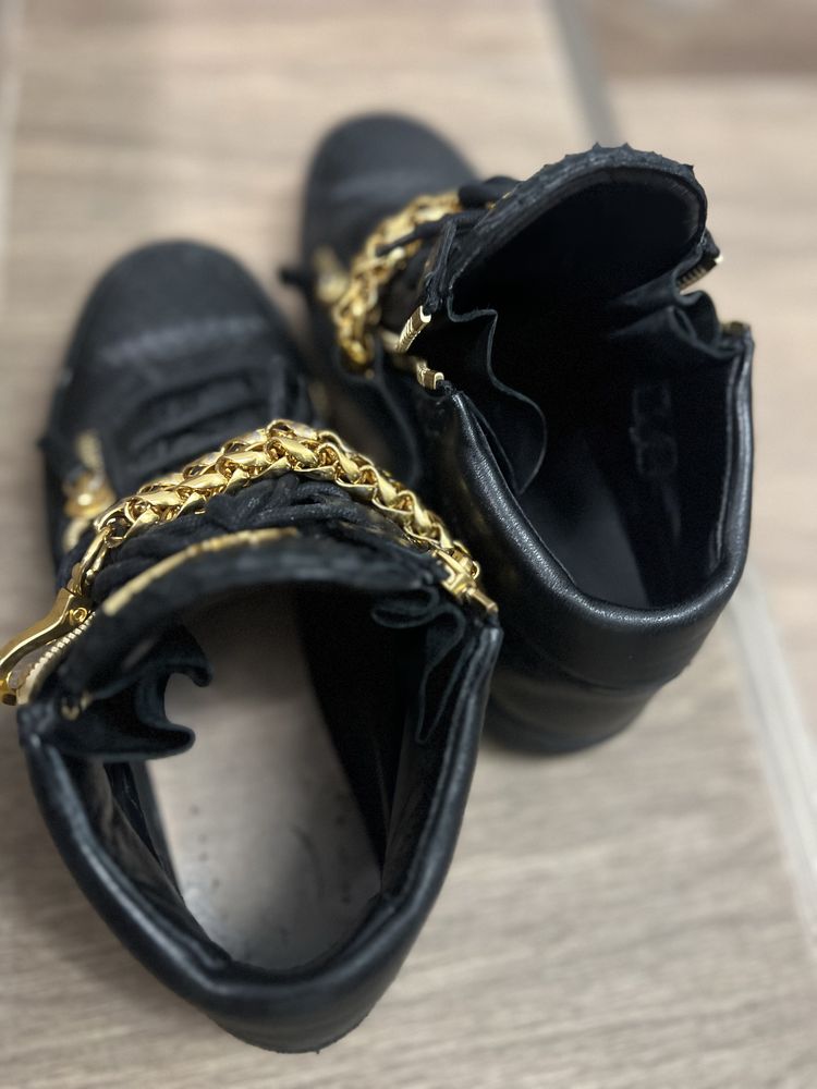 Giuseppe Zanotti chain