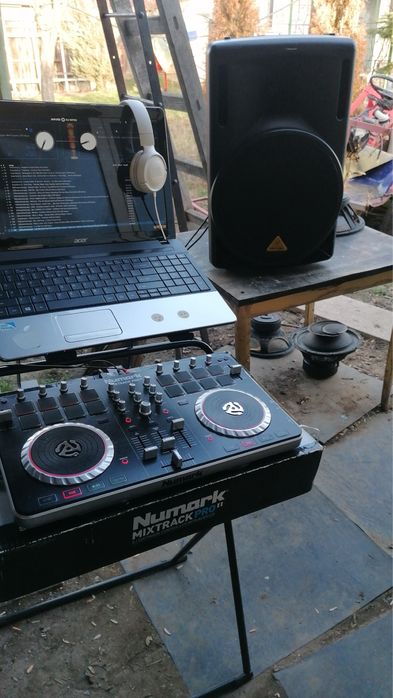 Consola numark mixtrack pro 2