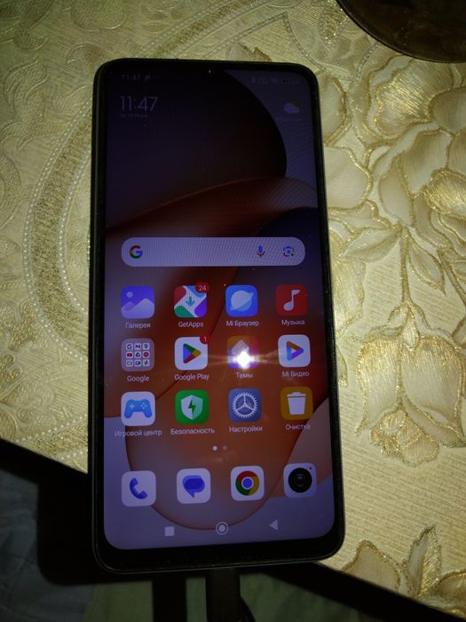 Продаю телефон редми 13с в идиалном состоянии каробка документы иметьс