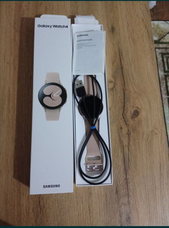 Часы Galaxy watch 4