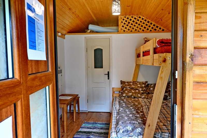 Complex de vacanta, 6 casute, cabana, sauna, terase pe 2.300 mp