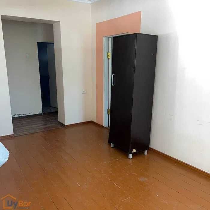 Срочно сдается дом-дача 3 комнаты,12 соток.Янгибазар.