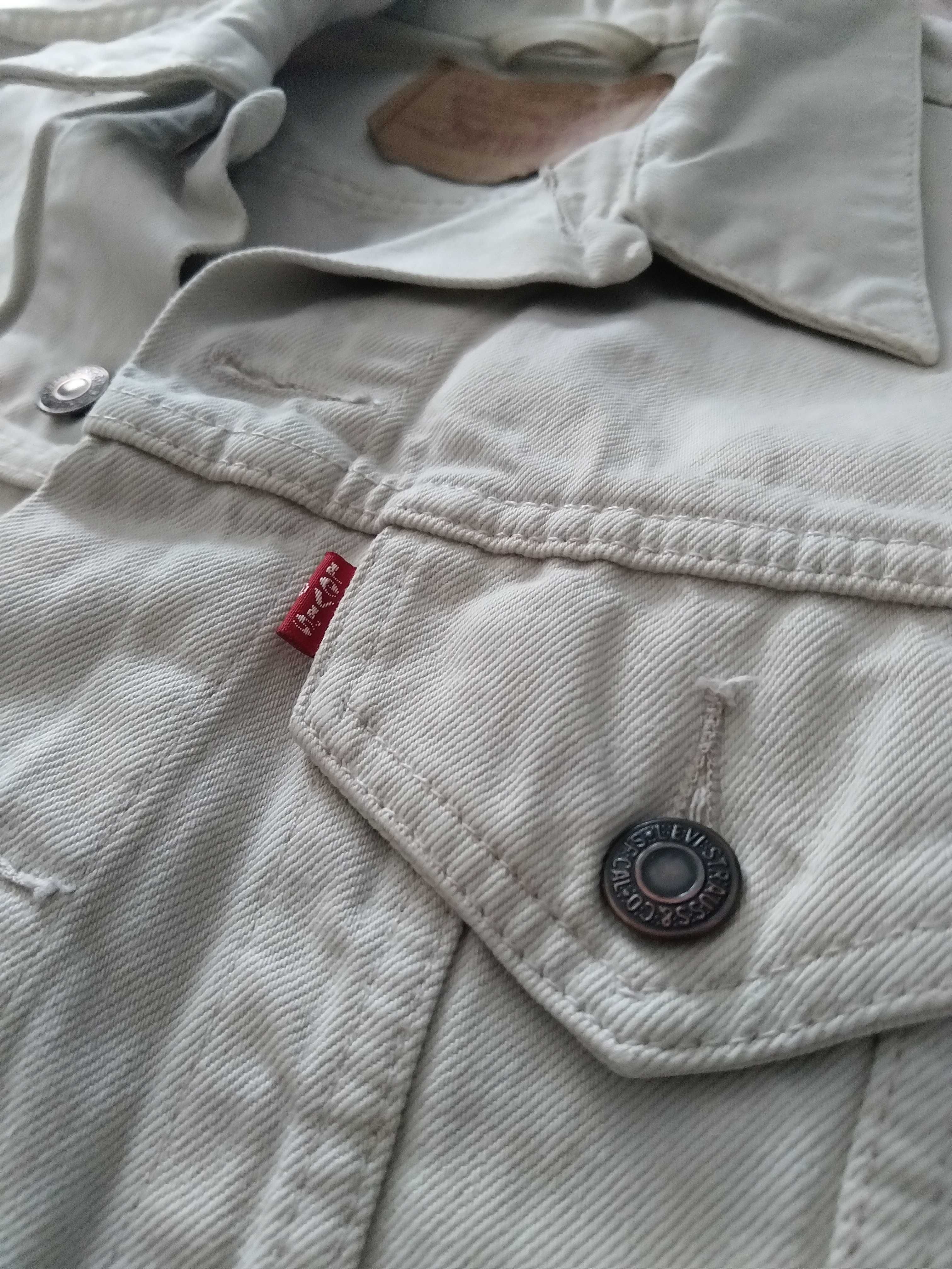 Jacheta Levi Strauss - M