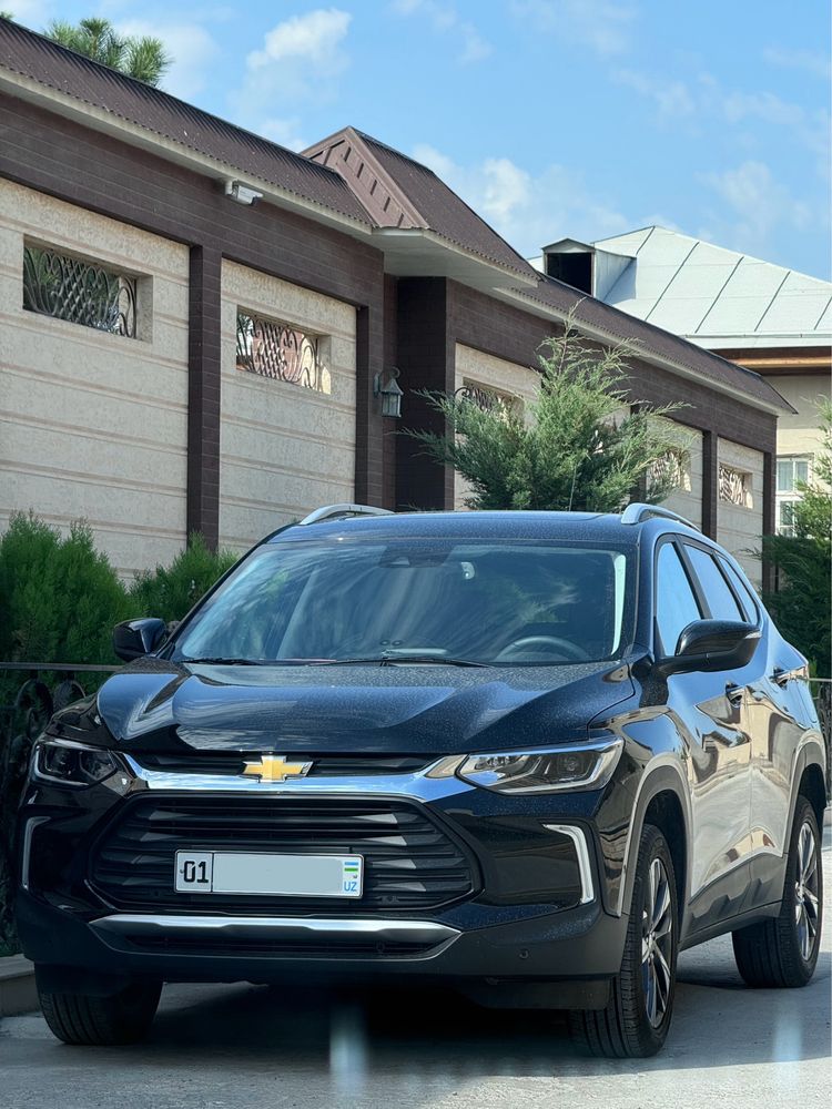 Продается Tracker 2 Premier Plus 2024 год