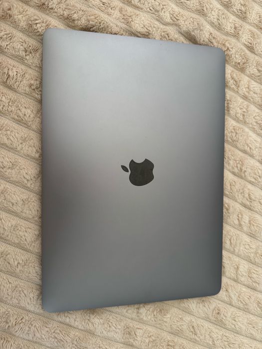 Apple Macbook Pro 13 2019 год, core i-5