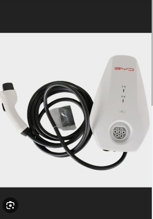 Зарядное устройство BYD.