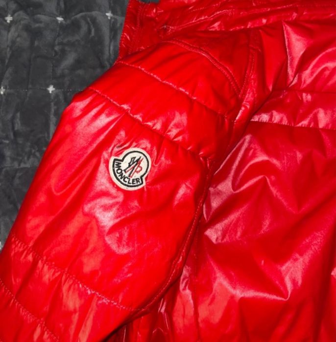 geaca moncler rosie