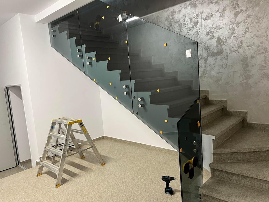 Închideri terase, balcoane, compartimentări cu sticla