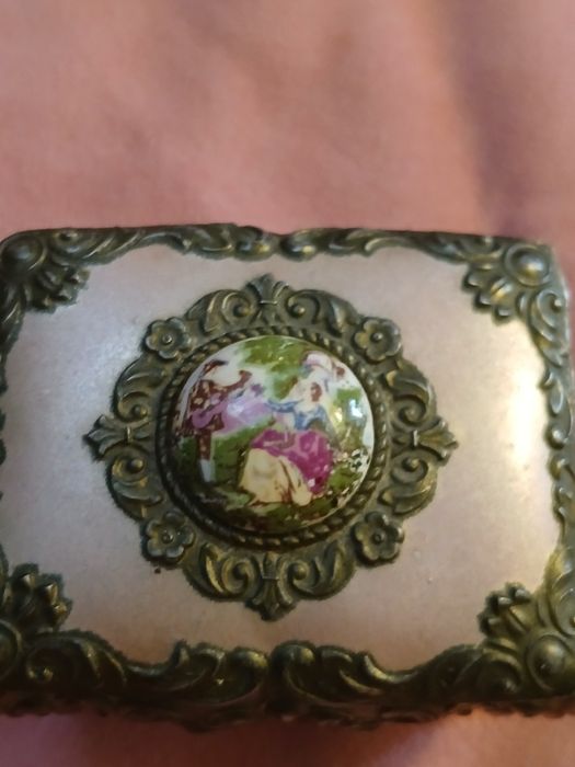 Caseta vintage metal