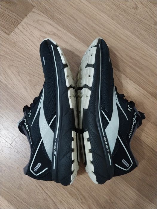 Adidasi originali Brooks nr.42.5