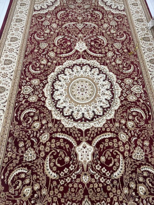 Срочно продам шерстенной ковер длина 4,05м ширина 2,35м