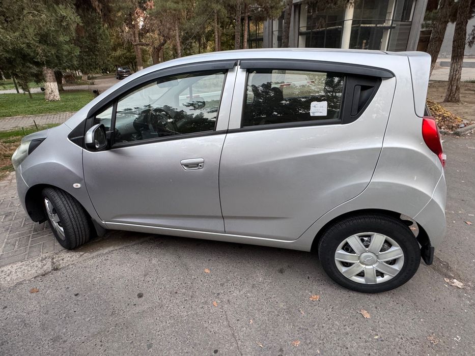 Автомобиль spark 2014