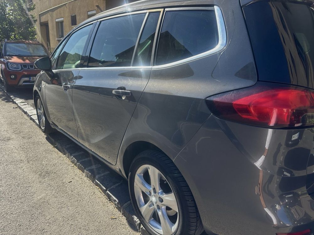 Opel zafira tourer