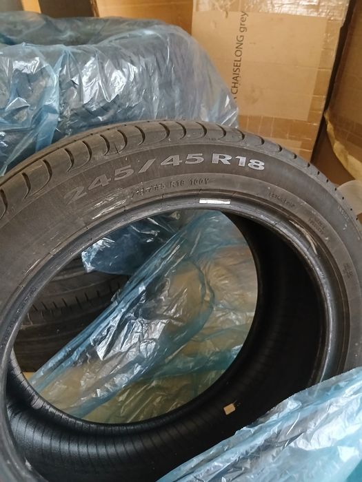 Vând cauciucuri 245/45R18