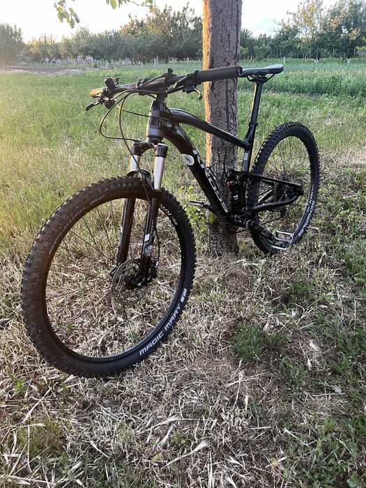 Bicicleta full suspension