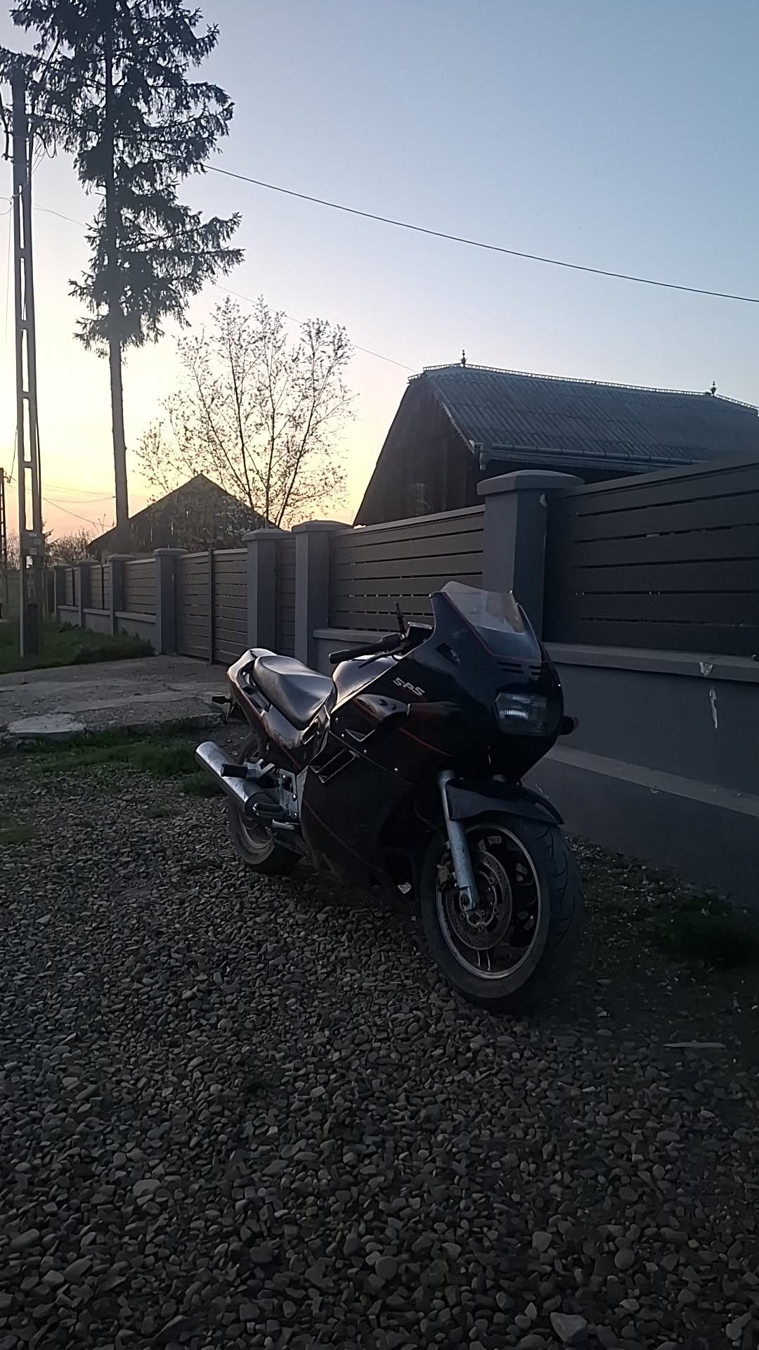Suzuki GSXF 1100cmc