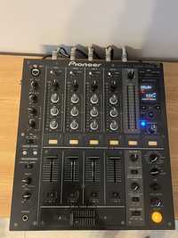 Mixer DJ - Pioneer DJM 700 (nu Allen&Heath Xone)