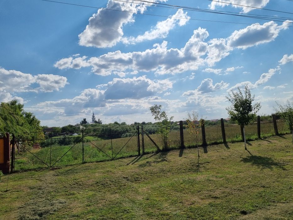 Vând teren intravilan