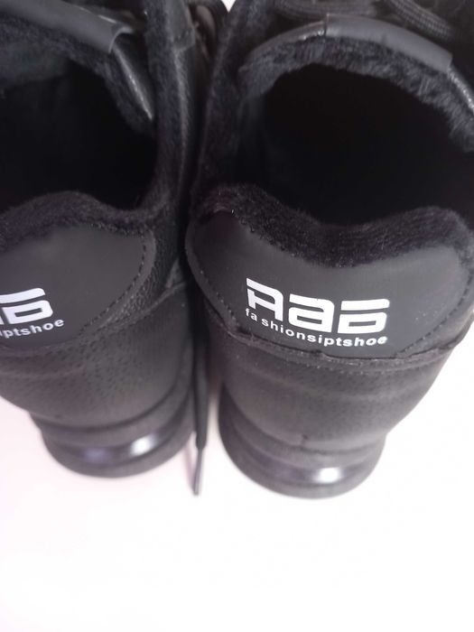 Дамски маратонки черни