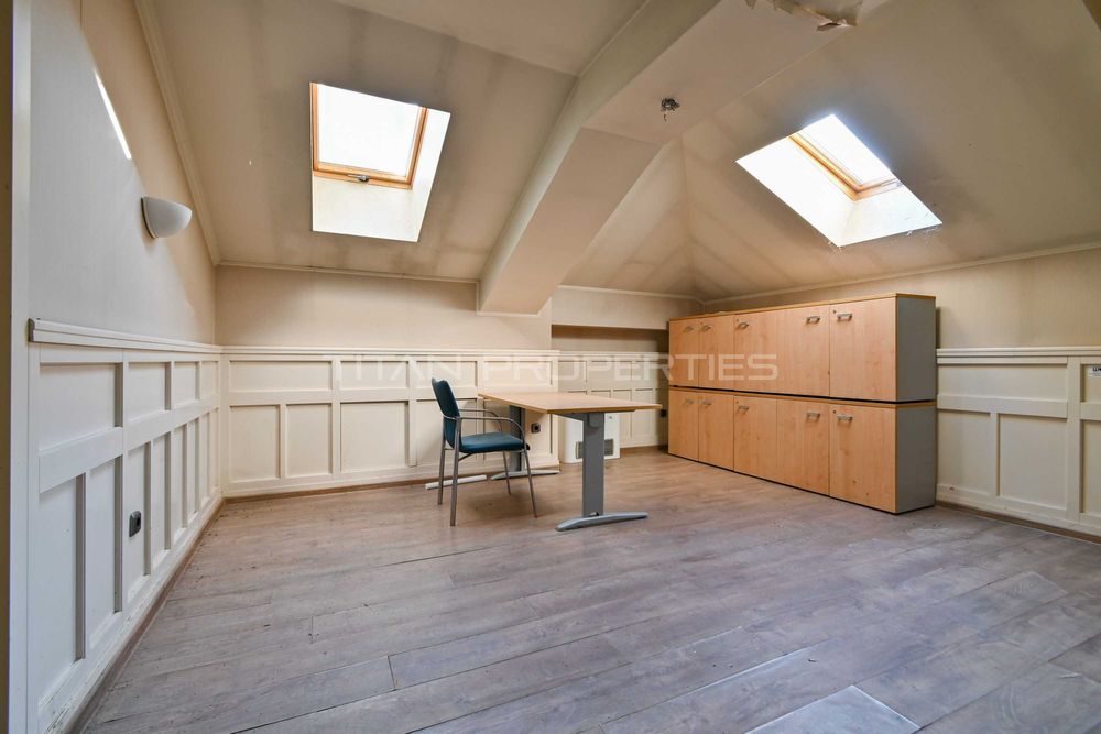 Продава се Офис в София, Център - 1255 кв.м за 2789 €/кв.м - Снимка #13